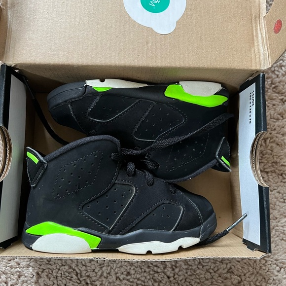 Air Jordan 6 Retro Electric Green- size 7c - Picture 2 of 7